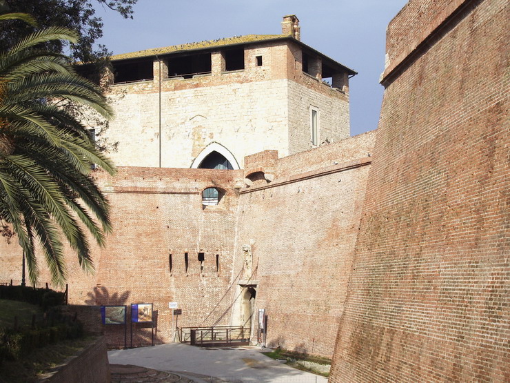 Walking on the Walls of Grosseto